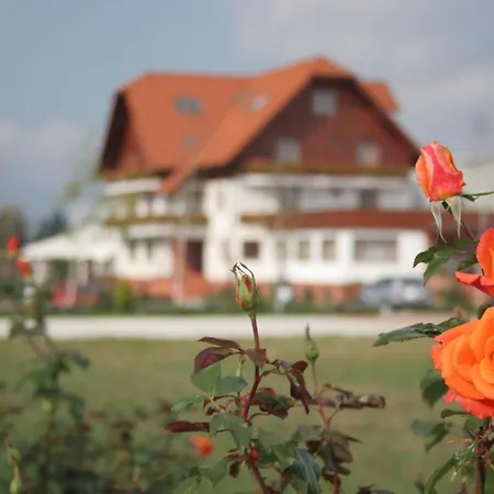 Garden Club Hotel Braşov