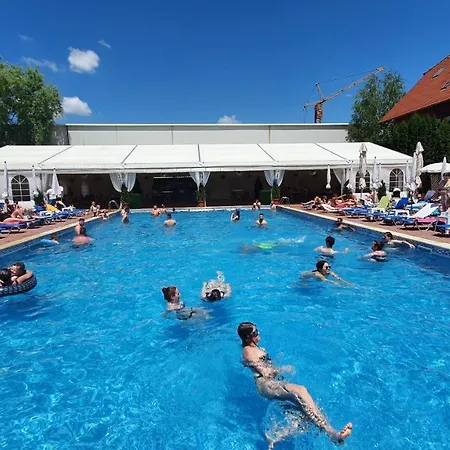 Garden Club Szálloda