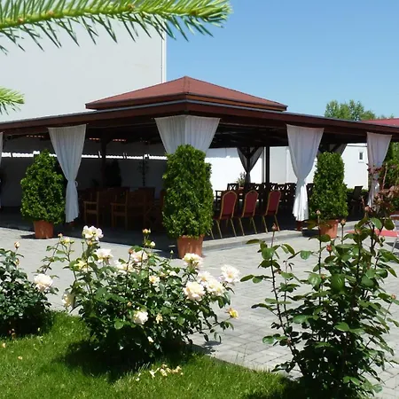 Garden Club Szálloda