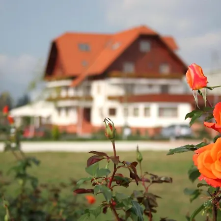 Garden Club - Hotel - Free Parking