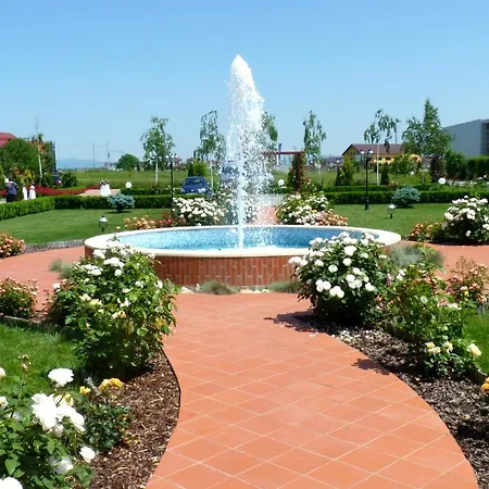 Garden Club - Hotel - Free Parking ホテル