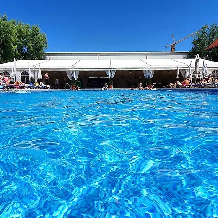 Hotel Garden Club - Hotel - Free Parking Brasov