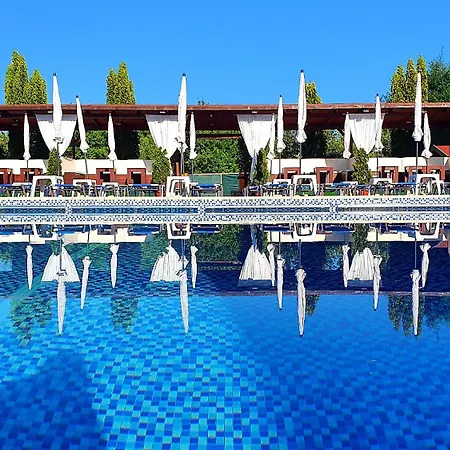 Garden Club - Hotel - Free Parking Hotel