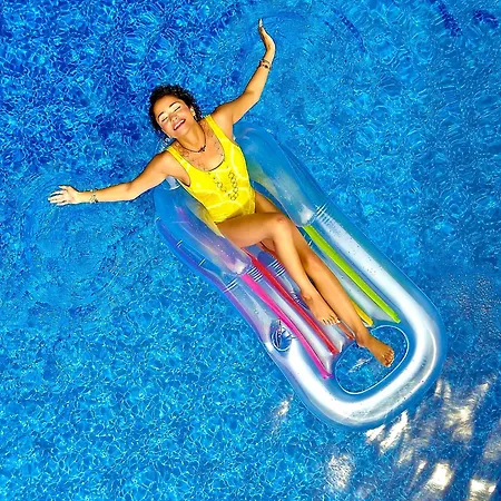 Garden Club - & Restaurant - Free Outdoor Pool & Parking Μπρασόβ