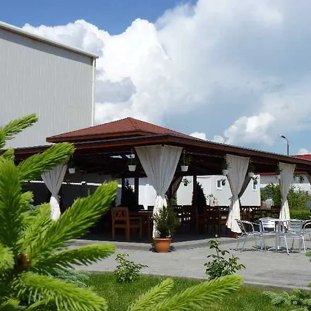 Garden Club Szálloda