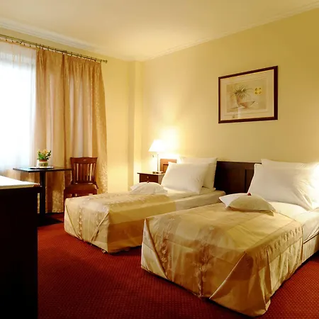 Ξενοδοχείο Garden Club - & Restaurant - Free Outdoor Pool & Parking 3*
