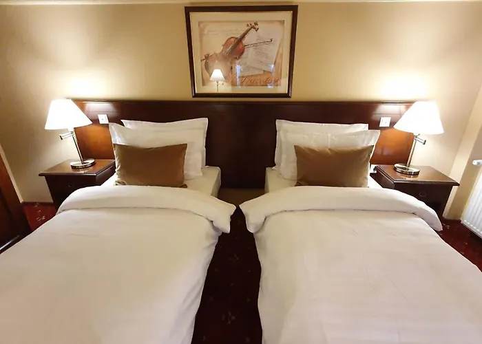 Garden Club Hotel 3*