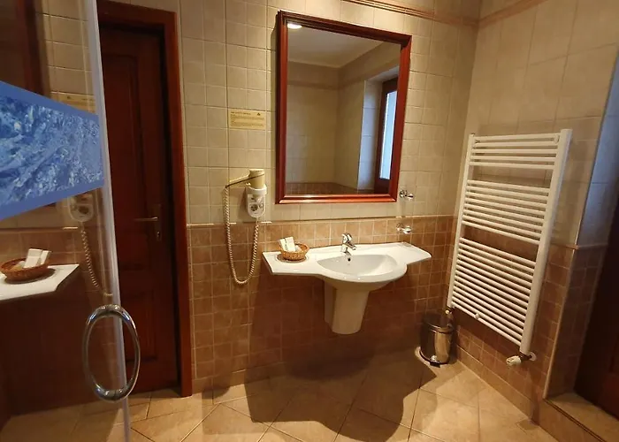 Garden Club Hotel 3*