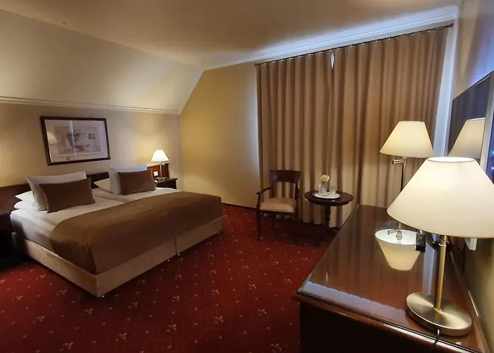 Garden Club Hotel 3*